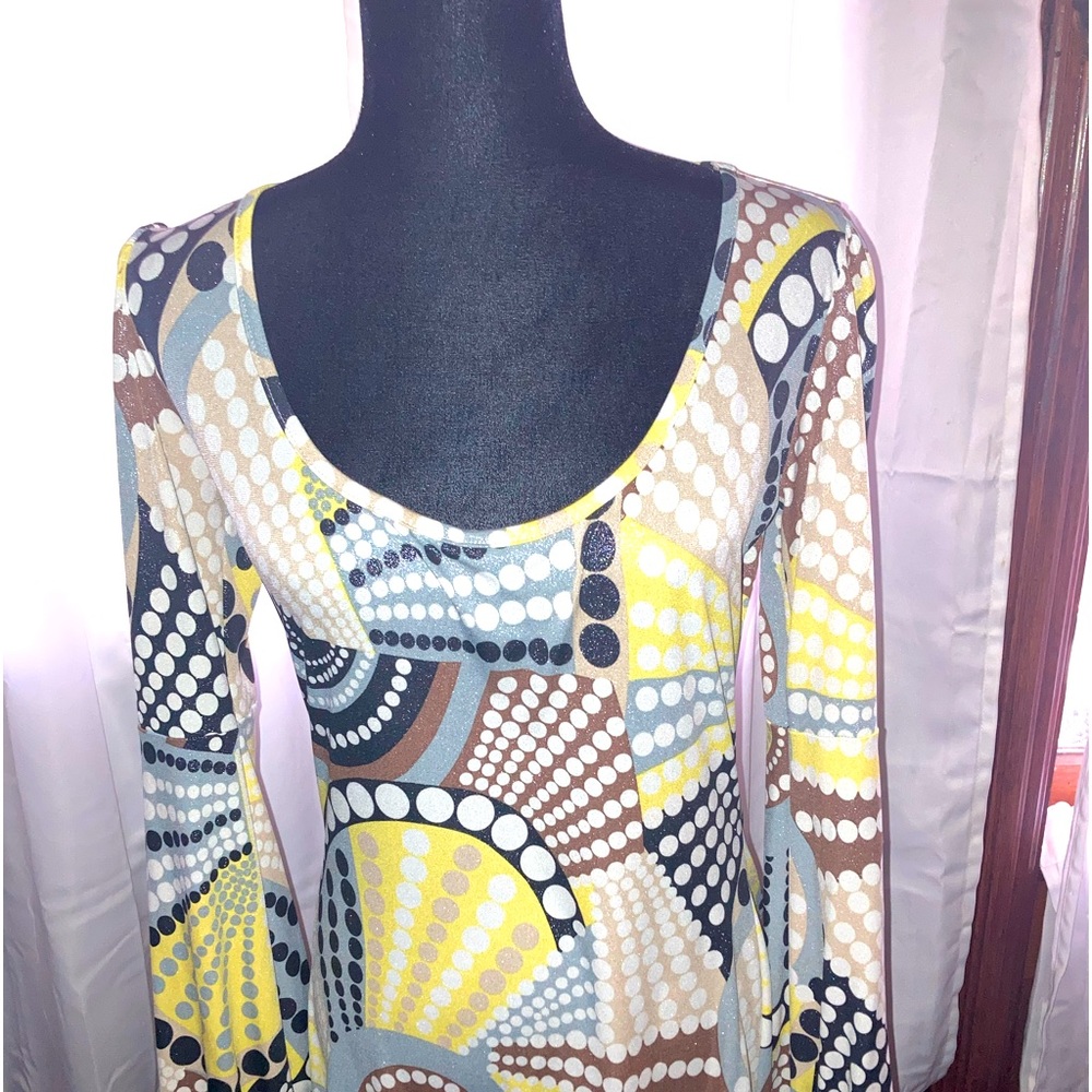 Women’s simple dress, multi color,fun, wear with leggings or as a summer dress.